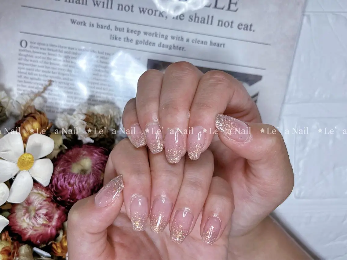 ミディアム カラー ネイル Le’a NailSalonのネイルデザイン