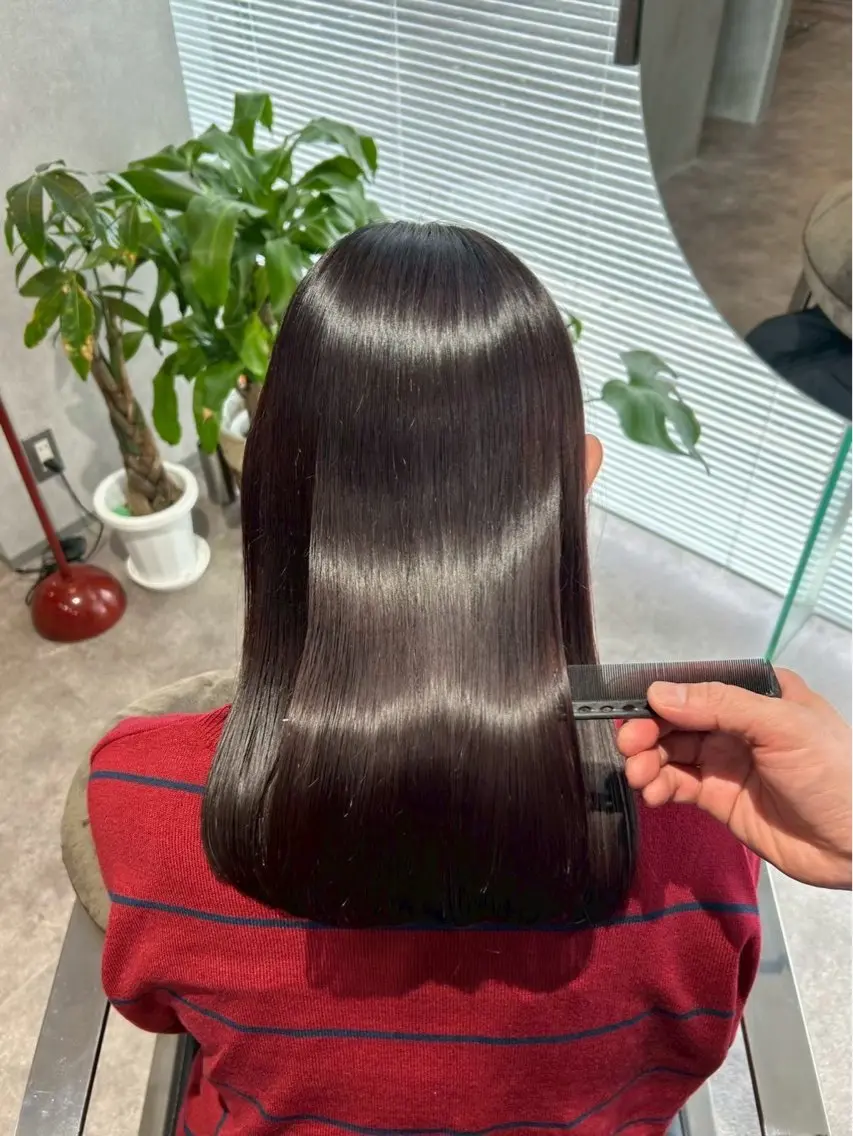 セミロング ヘアカラー トリートメント ヘッドスパ qpulaあいみ 透明感カラーのヘアスタイル
