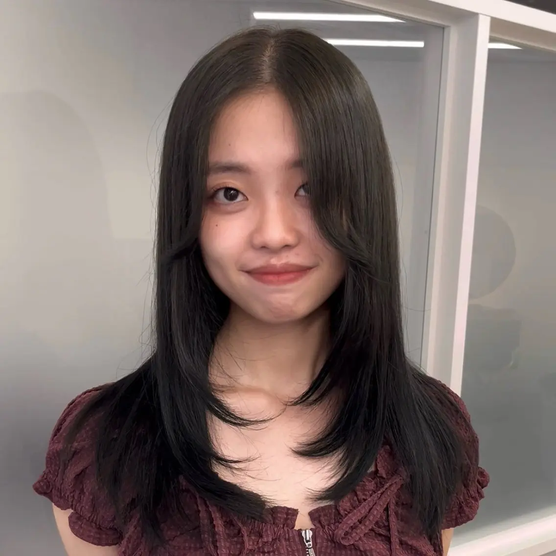 セミロング 顔まわりレイヤー 顔周りカット レイヤーカット 小顔カット 【レイヤー×透明感 カラー】mayaのヘアスタイル