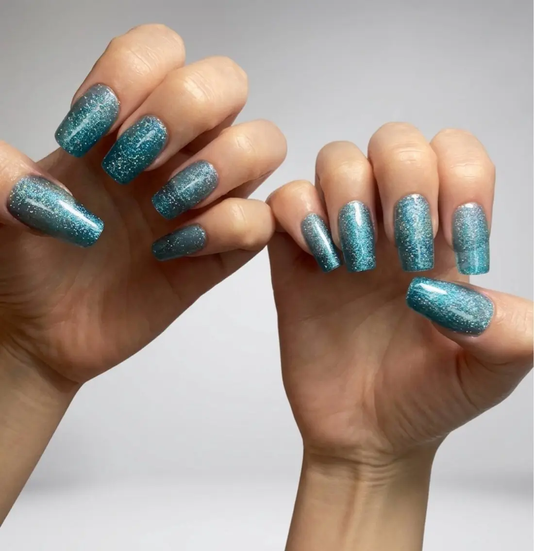 ネイル ブルー キラキラネイル ラメ(グリッター) ロングネイル ネイルチップ Lino nailのネイルデザイン