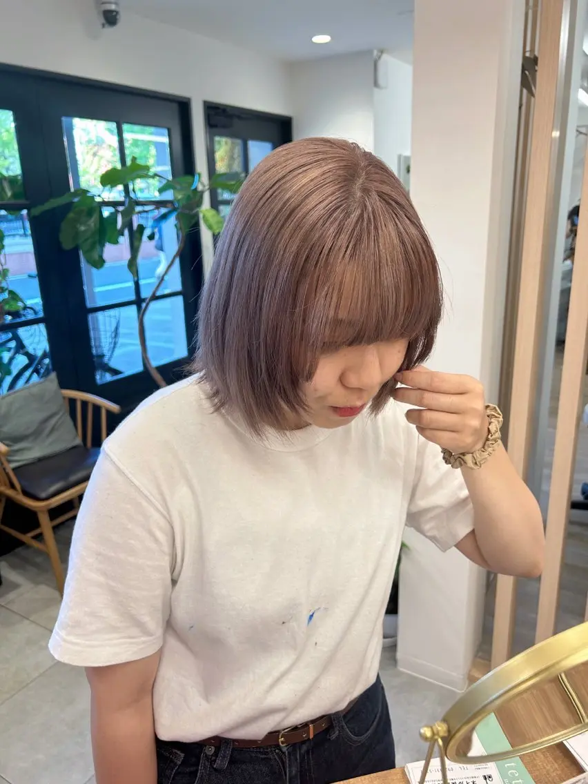 ショート カラー ベージュカラー ブリーチ ヘアカラー 透明感カラー レイヤー/むつきのヘアスタイル