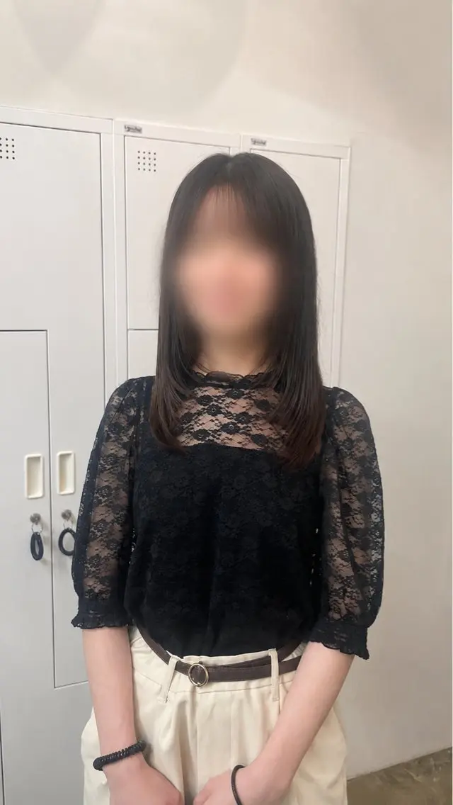 セミロング 加藤 里咲のヘアスタイル