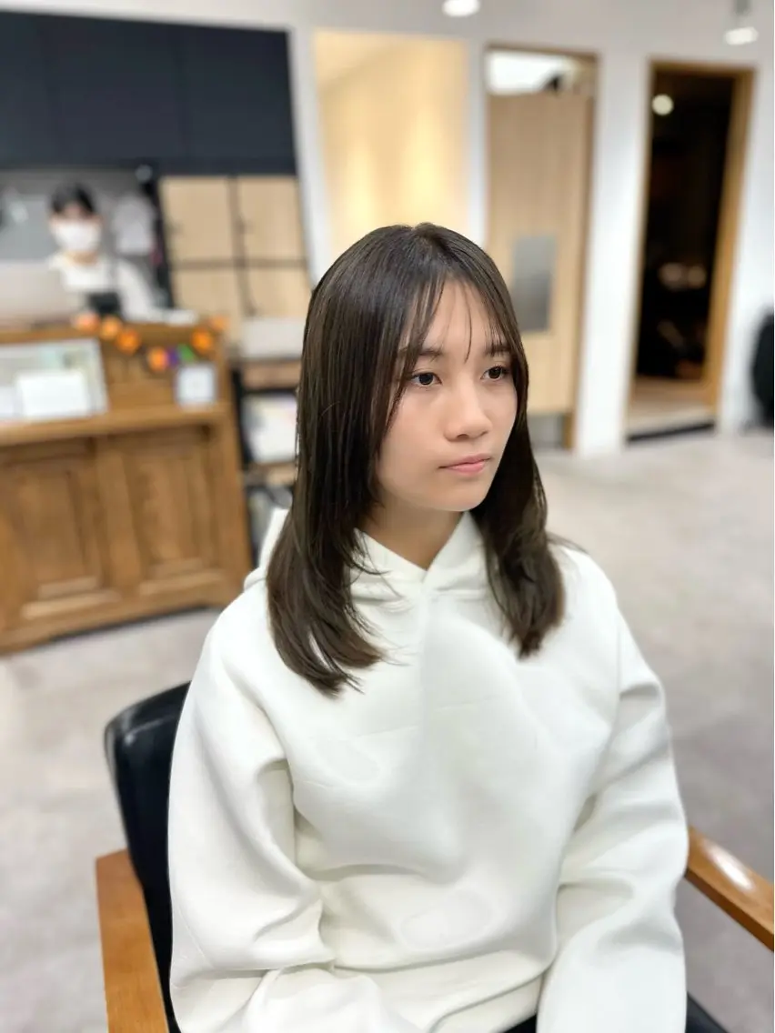 ミディアム カラー パーマ ヘアアレンジ メンズ キッズ レイヤーカット／ 巻ける縮毛矯正のヘアスタイル