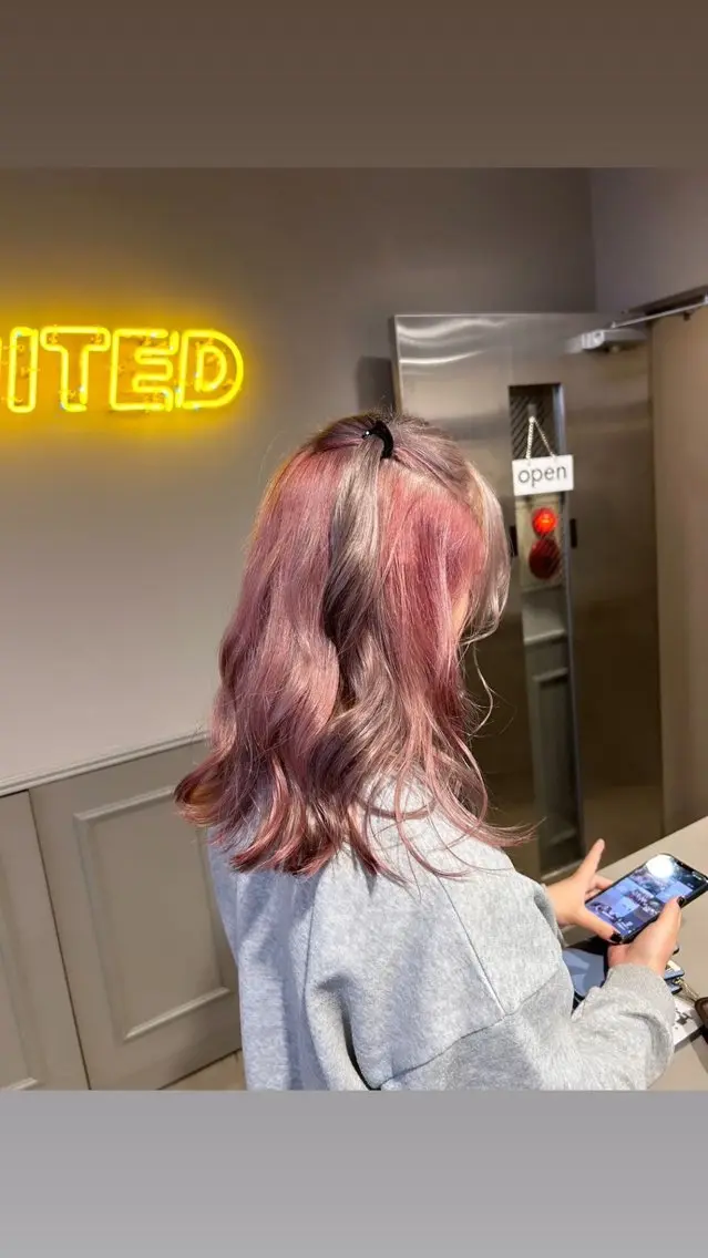 セミロング カラー ヘアアレンジ デザインカラー カット ヘアカラー トリートメント ヘッドスパ ヘアセット 💎韓国/ レイヤー カット/ 暖色🫧のヘアスタイル