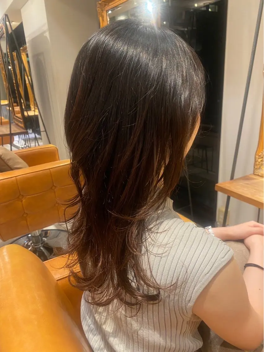 セミロング amelie 犬塚心　緑地公園のヘアスタイル