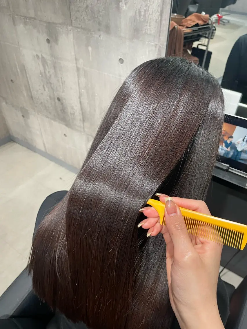 ロング 酸性ストレート 縮毛矯正 _WHITE 佐伯 碧のヘアスタイル