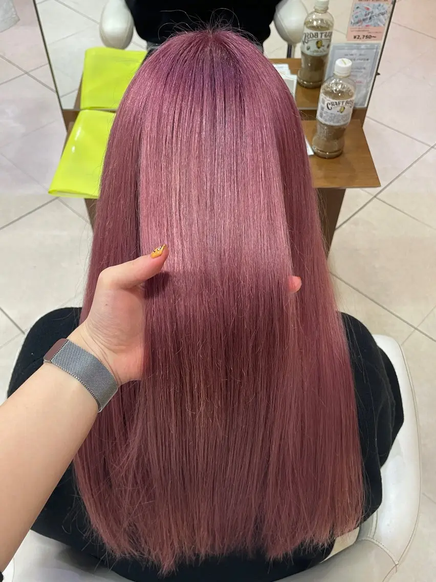 カラー ブリーチ ブラウンカラー ピンクカラー 青木 しおりのヘアスタイル