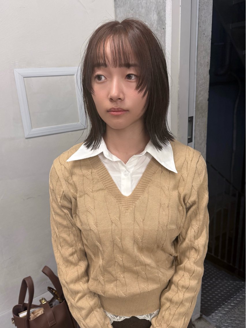 ミディアム カラー ミディアムレイヤー アッシュ ベージュカラー ブリーチ 透明感カラー カット ヘアカラー トリートメント 誰より丁寧なカット/ 小林輝/レイヤーのヘアスタイル