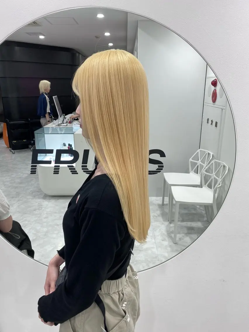 ロング カラー ヘアカラー トリートメント ヘアセット 色落ち綺麗🩰ハイ トーン🎀RINKAのヘアスタイル