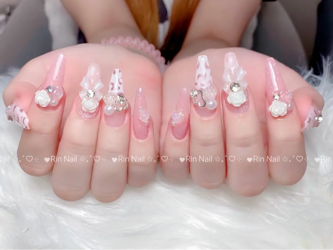 ネイル オーロラネイル ブルー フットネイル ジェルネイル 氷ネイル・うるうるネイル ハンドネイル Rin Nail 新大久保店のネイルデザイン