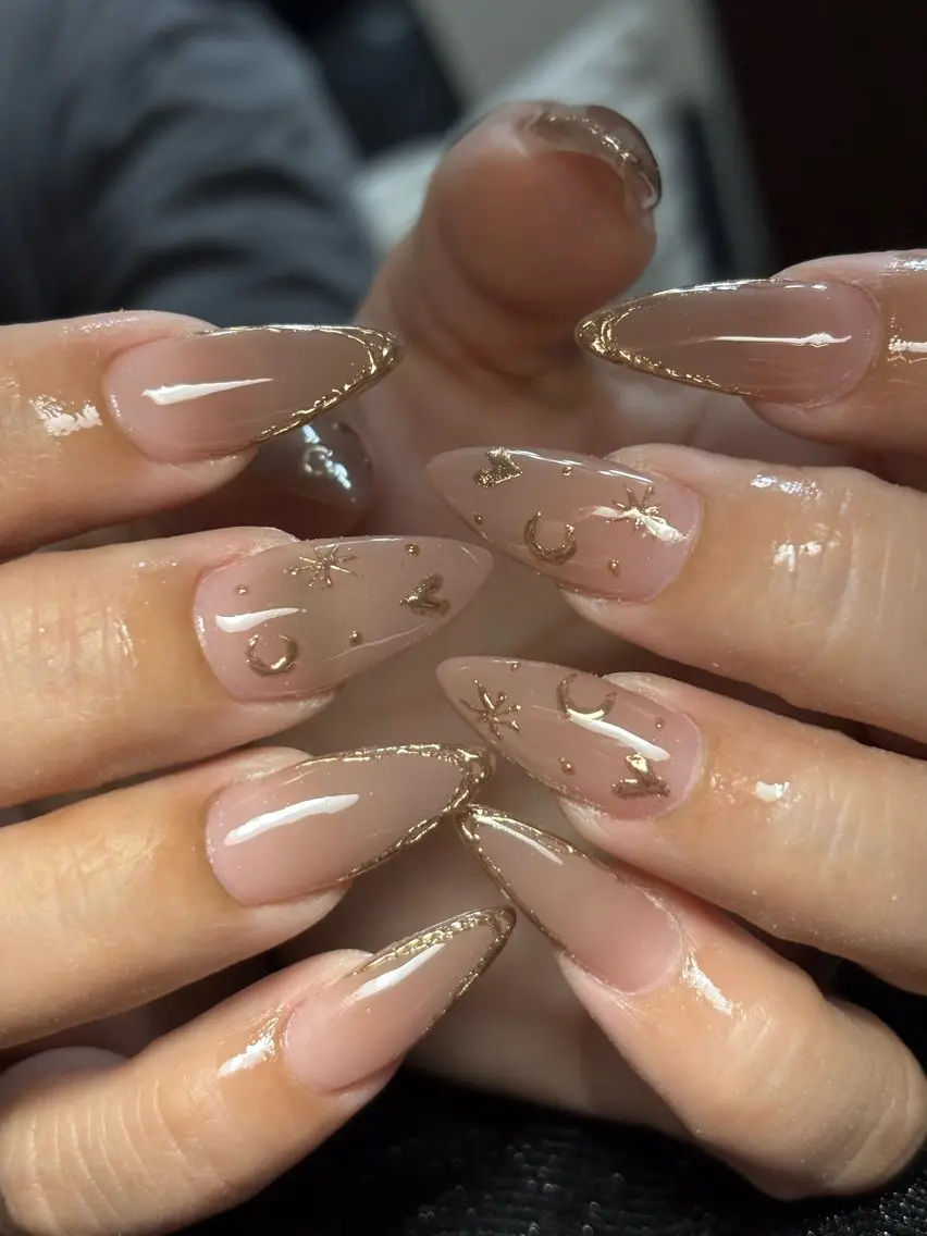 ネイル ハンドネイル フットネイル ✴︎ Delightのネイルデザイン