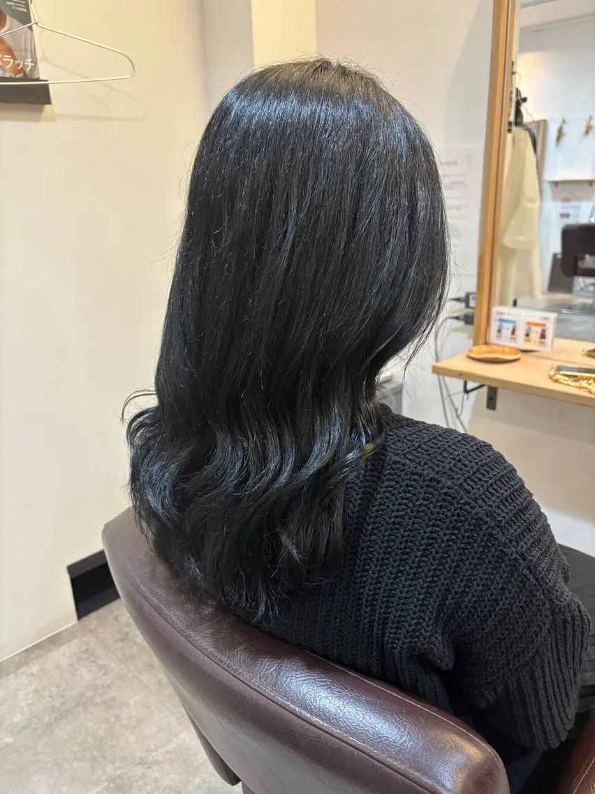 セミロング カラー ダブルカラー ハイトーンカラー ボブ 顔周りカット 髪質改善 ヘアカラー RISE SWELL 江坂momoneのヘアスタイル