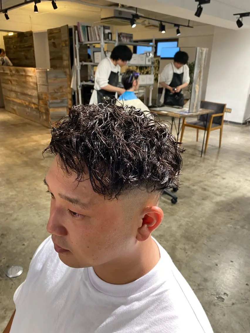 パーマ メンズ センターパート マッシュ メンズパーマ ツイストスパイラルパーマ スパイラルパーマ メンズパーマ 特化/中川拓也のヘアスタイル