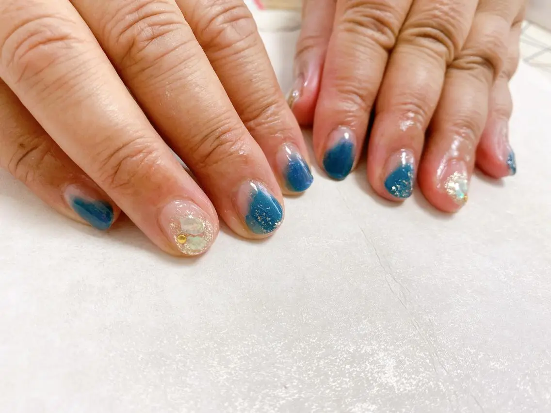 ネイル オーロラネイル フラワーネイル フットネイル フレンチネイル ジェルネイル mogunail &blowのネイルデザイン