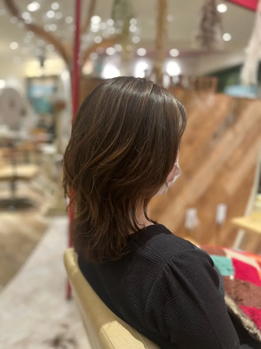 セミロング 韓国風ヘア レイヤーカット ウルフカット ウルフレイヤー カット ヘアカラー トリートメント 🧡艶髪・ゆるふわ style💛ミユのヘアスタイル