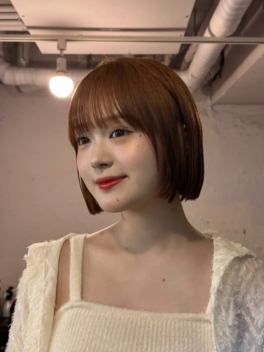 ショート カット ヘアカラー 顔まわりレイヤー 透明感カラー🩵🩵のヘアスタイル