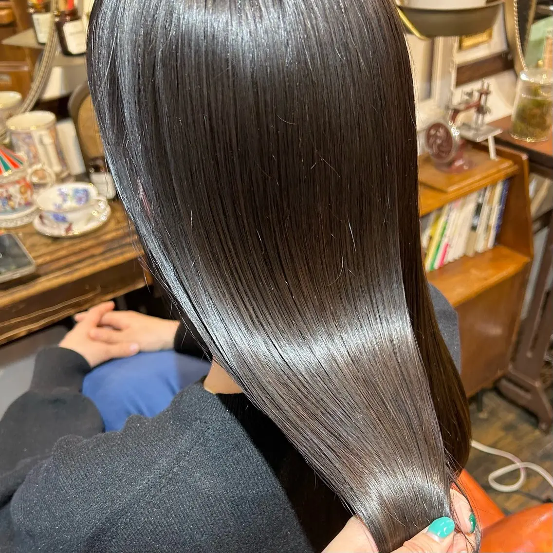 セミロング カラー アッシュ アッシュブラウン ブラウンカラー 髪質改善 トリートメント ヘアカラー トリートメント ヘッドスパ BRITS 渡辺 菜々子のヘアスタイル