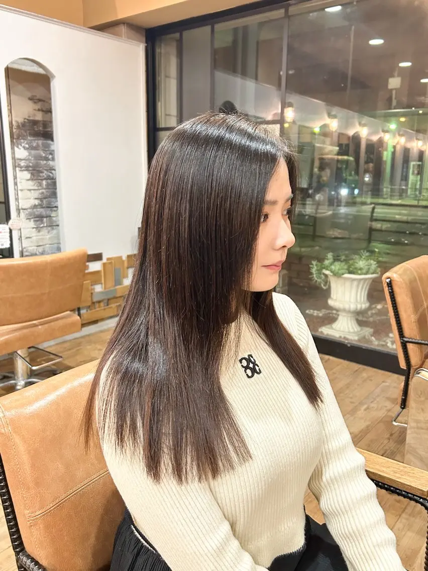 セミロング カット 縮毛矯正 suzuka🌿 レイヤー/艶カラーのヘアスタイル