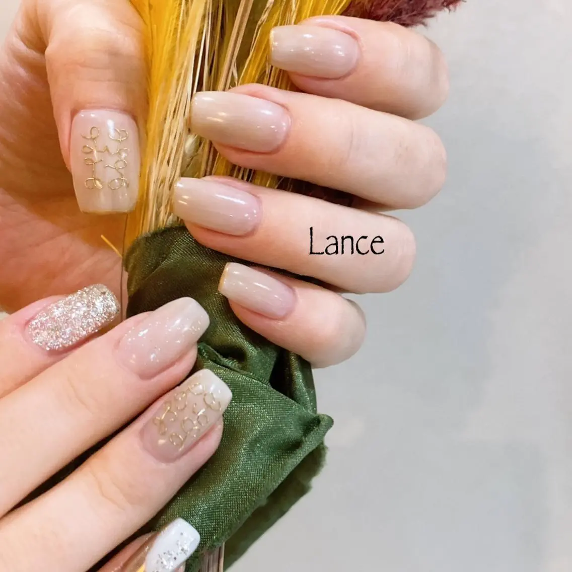 セミロング ハンドネイル Lance nailのネイルデザイン