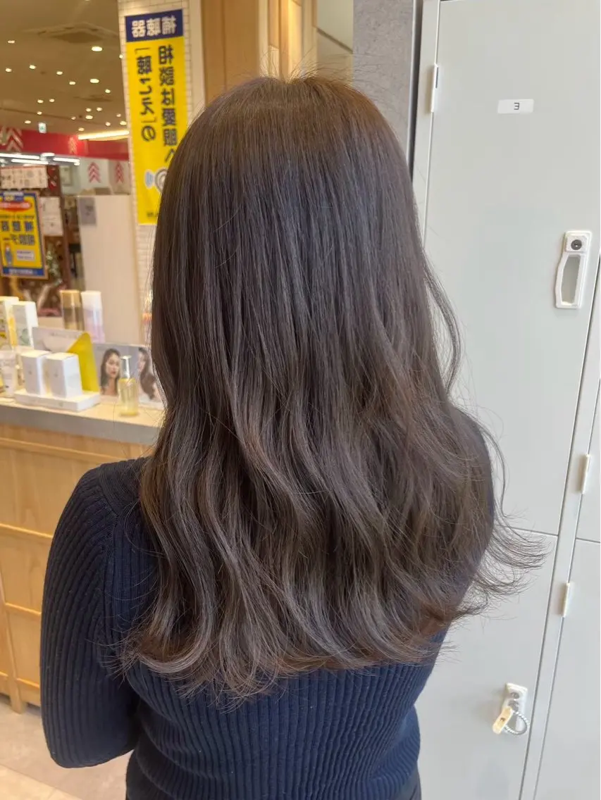 ロング カラー 村山 美咲のヘアスタイル