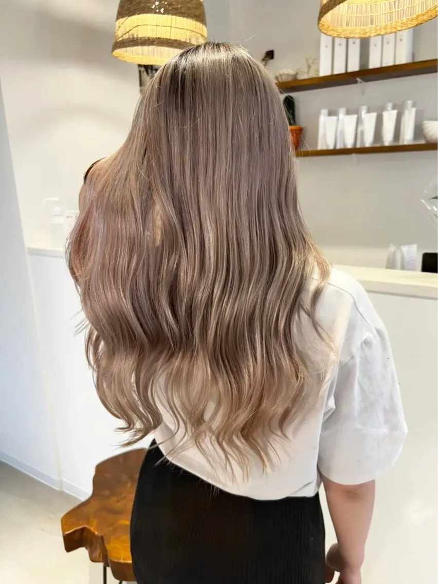 ロング カラー 髙野 未衣菜のヘアスタイル