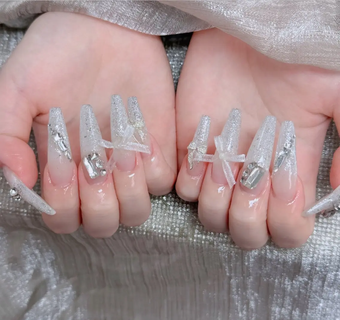 ネイル フレンチネイル ジェルネイル ガラスフレンチ ハロウィン ハート ハンドネイル H.baby Nail Salonのネイルデザイン