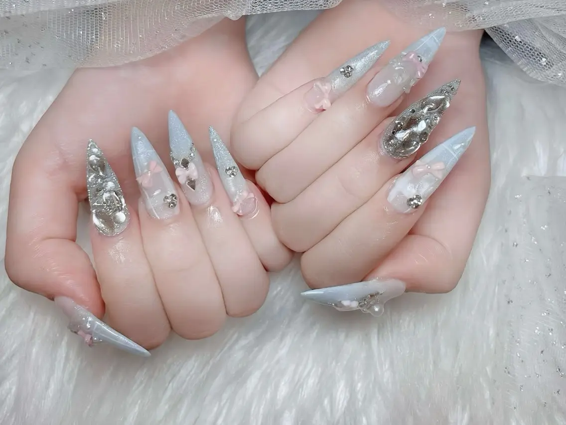ネイル アートネイル オーロラネイル クリアネイル 長さ出し フレンチネイル ハンドネイル Rin Nail 新大久保店のネイルデザイン