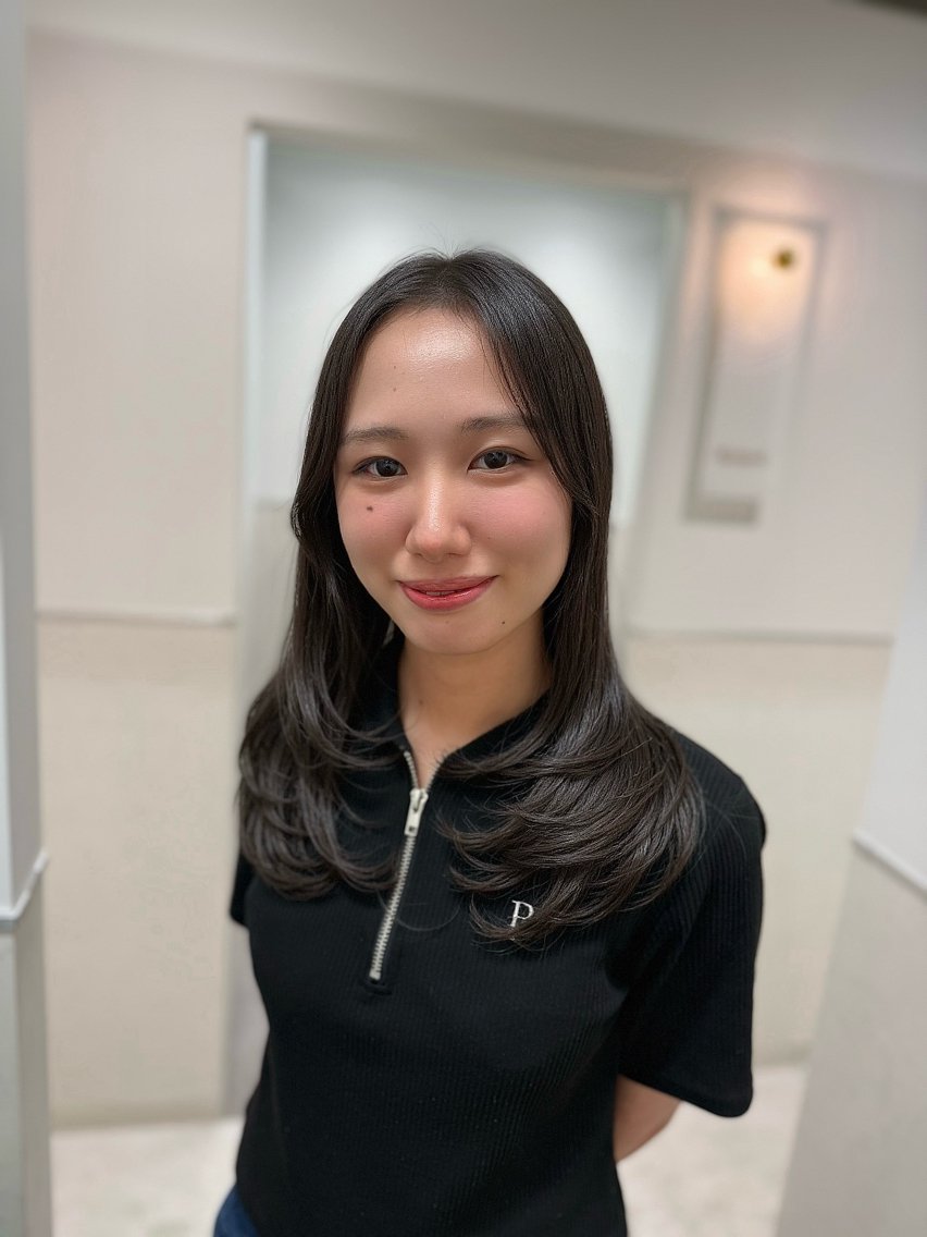 ミディアム カラー グレージュ レイヤーカット カット ヘアカラー トリートメント ショコラ🤎チョコ 🍫マロン🌰暗髪のヘアスタイル