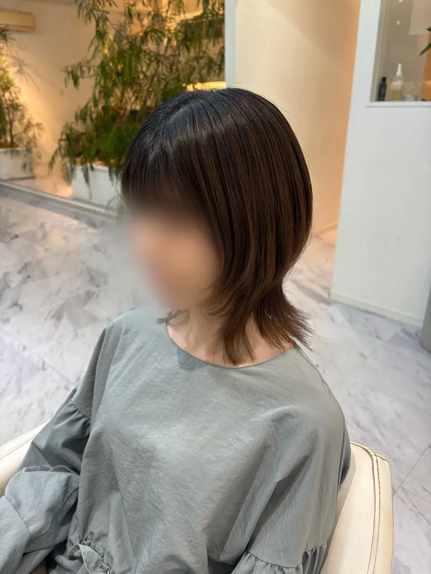ミディアム 明壁 沙弓のヘアスタイル