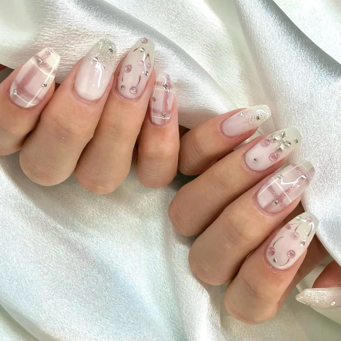 ネイル ハンドネイル Ayaka 🧸☀️ 銀座/韓国ワンホンのネイルデザイン