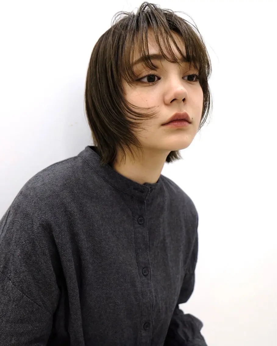 ミディアム ウルフカット 山崎 航のヘアスタイル