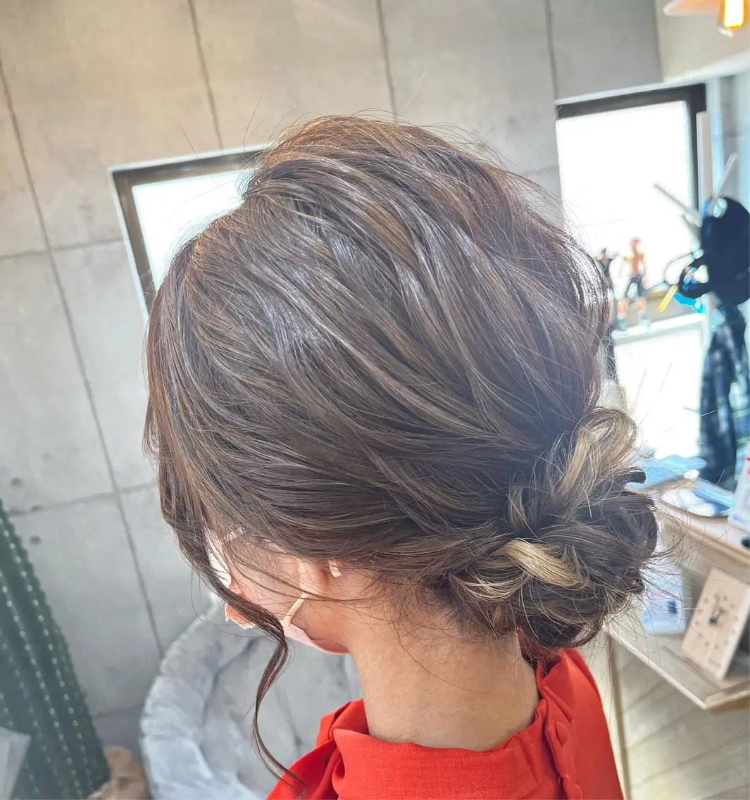 ロング ローシニヨン デート ヘアセット 石井 綺乃のヘアスタイル