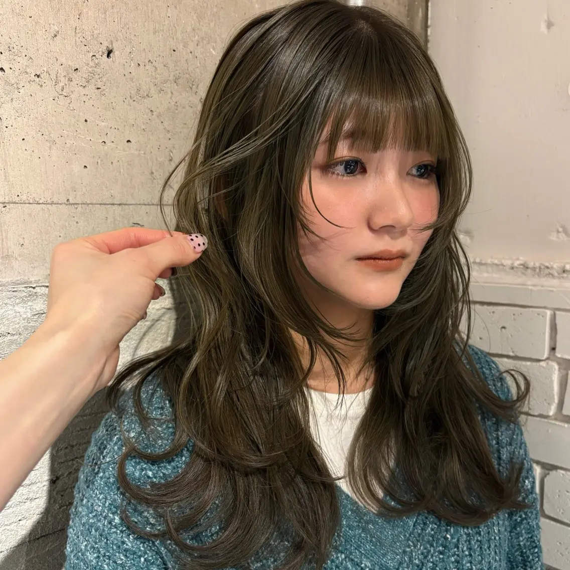 ロング カラー グレージュ オリーブグレージュ オリーブグレー カット ヘアカラー トリートメント Yui⭐️ 透け感カラーのヘアスタイル
