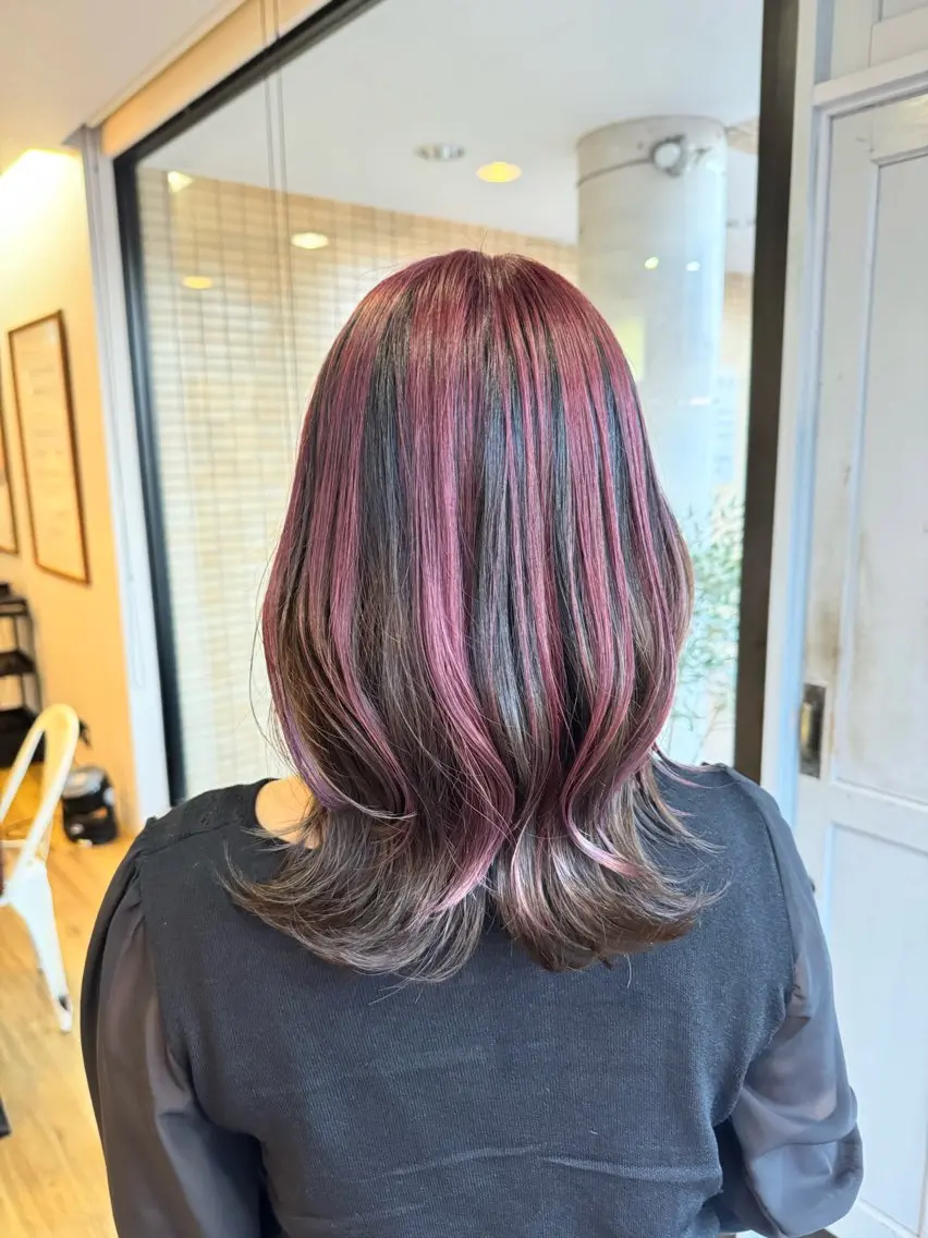 セミロング カラー ピンクカラー ヘアカラー トリートメント ツキダテ ユイのヘアスタイル