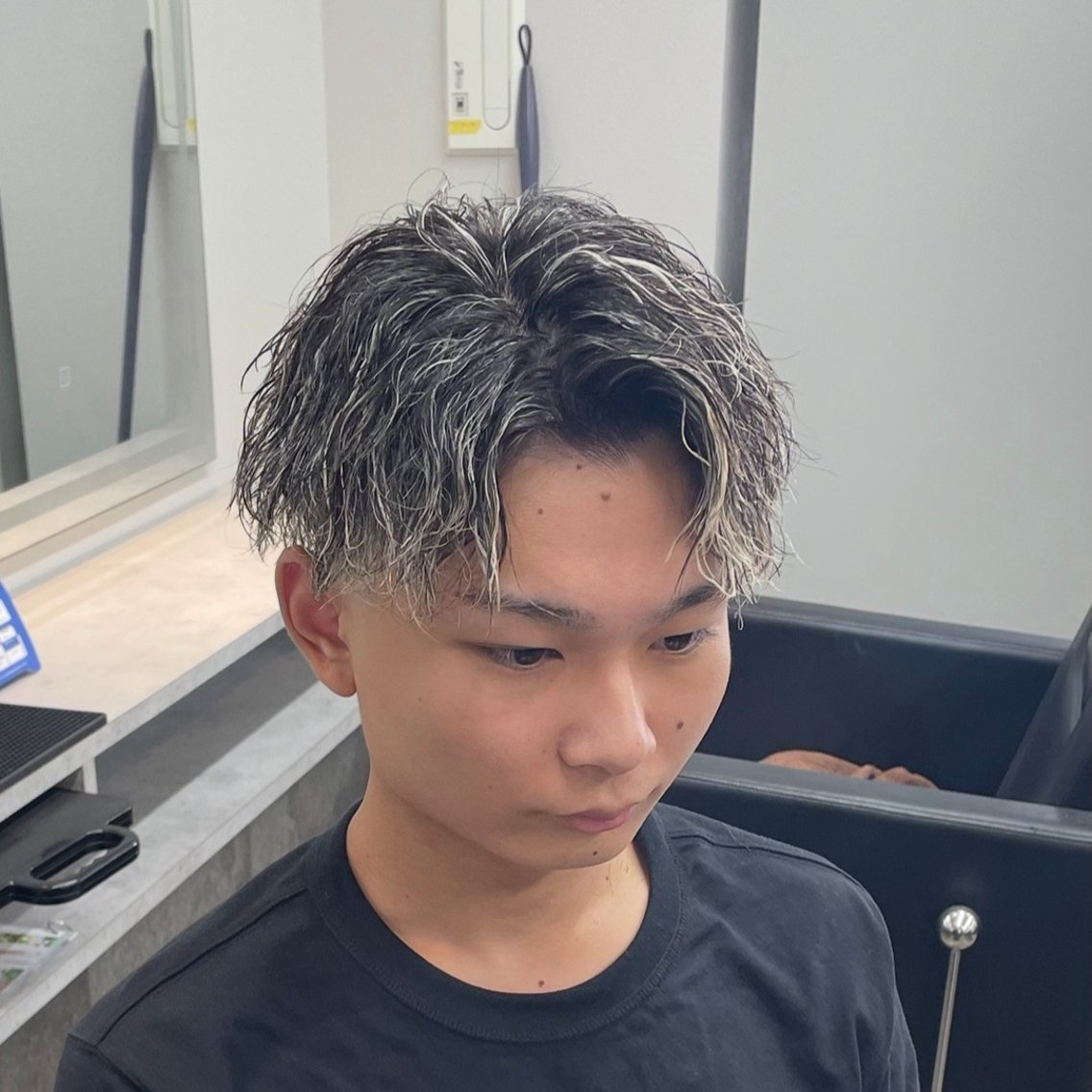 カラー パーマ メンズ メンズハイライト ハイライトカラー カット ヘアカラー パーマ トリートメント 角田 凌のヘアスタイル
