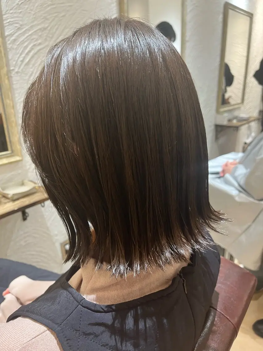 ミディアム カラー グレージュ ボブ 外ハネヘア カット ヘアカラー トリートメント 🌈透明感カラー🌈 🌟吉田祐介🌟のヘアスタイル