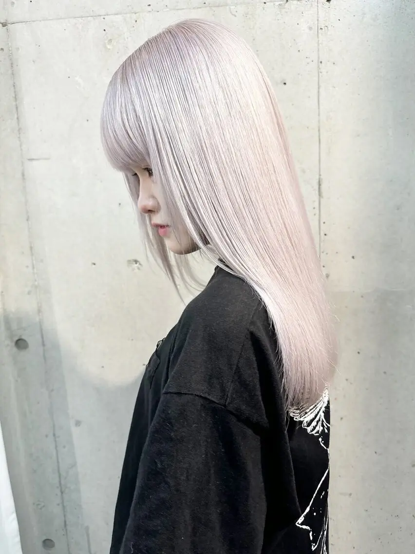 ロング カラー ヘアカラー トリートメント lani ブリーチ /ダブルカラーのヘアスタイル