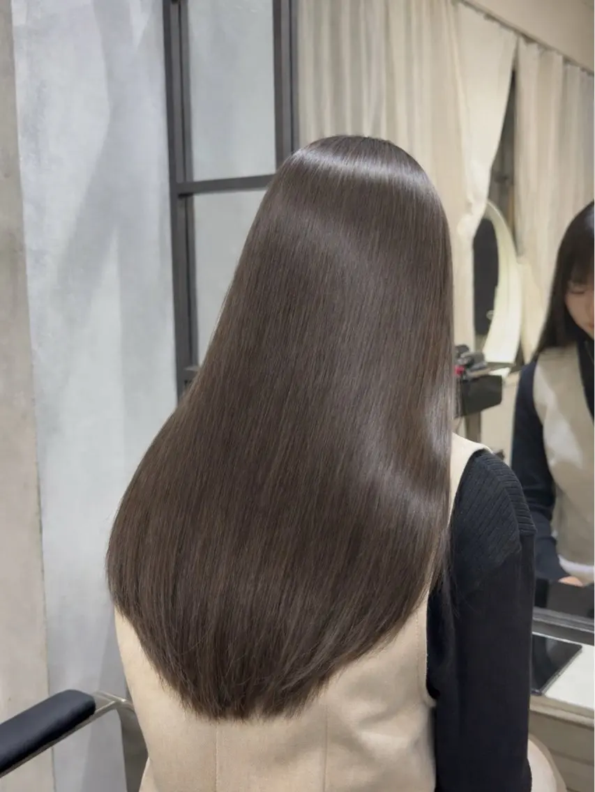 セミロング カラー 【銀座】艶髪/上品な カラー特化/涼/駅近のヘアスタイル