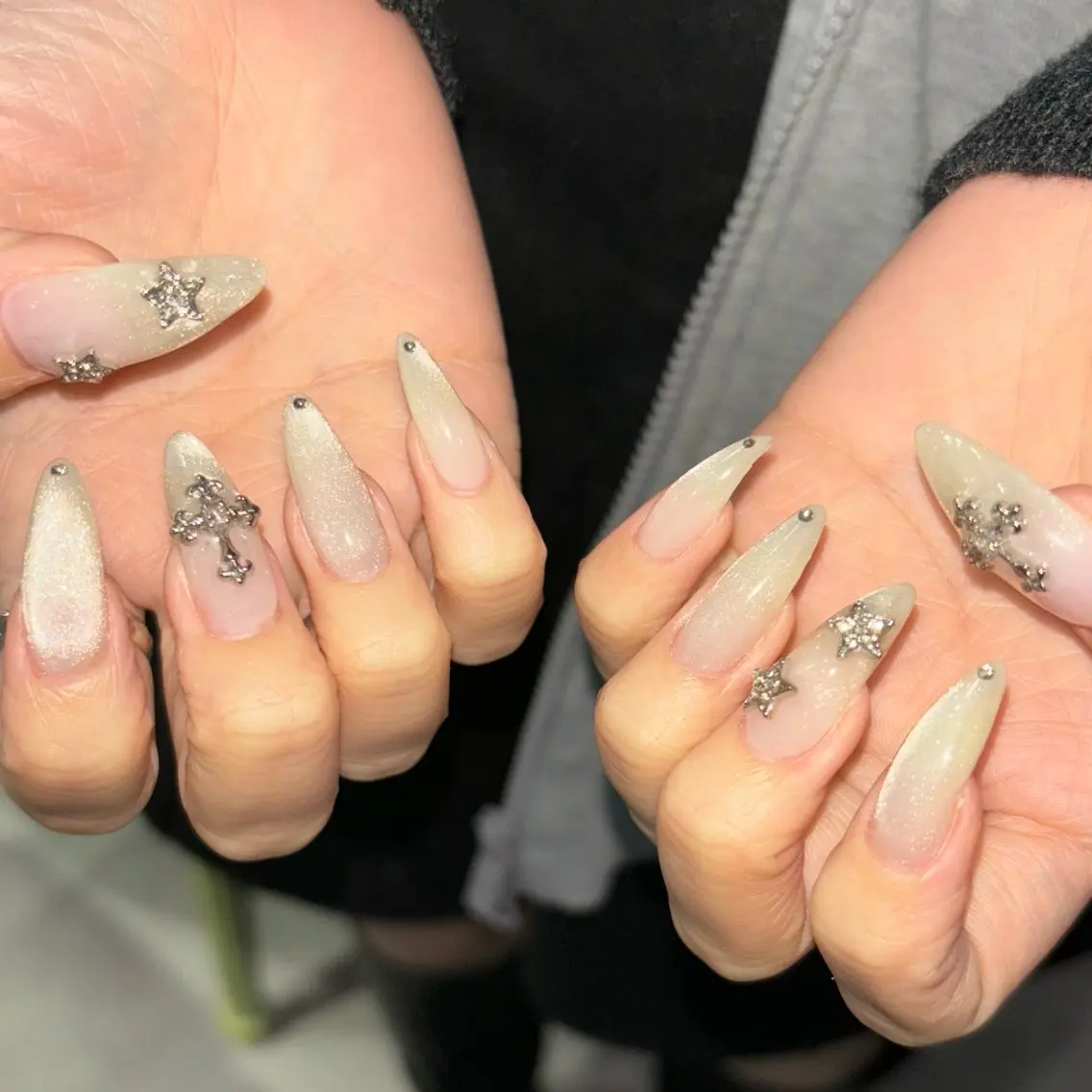ネイル ハンドネイル 🪐富島彩夏 /海外nail🪐のネイルデザイン