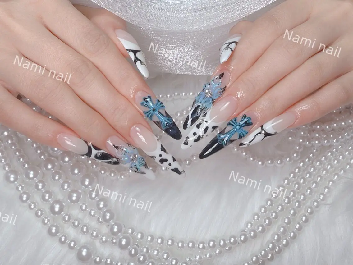 ネイル 長さ出し ガーリー 韓国ネイル ロングネイル 持ち込み ハンドネイル Nami nail salonのネイルデザイン