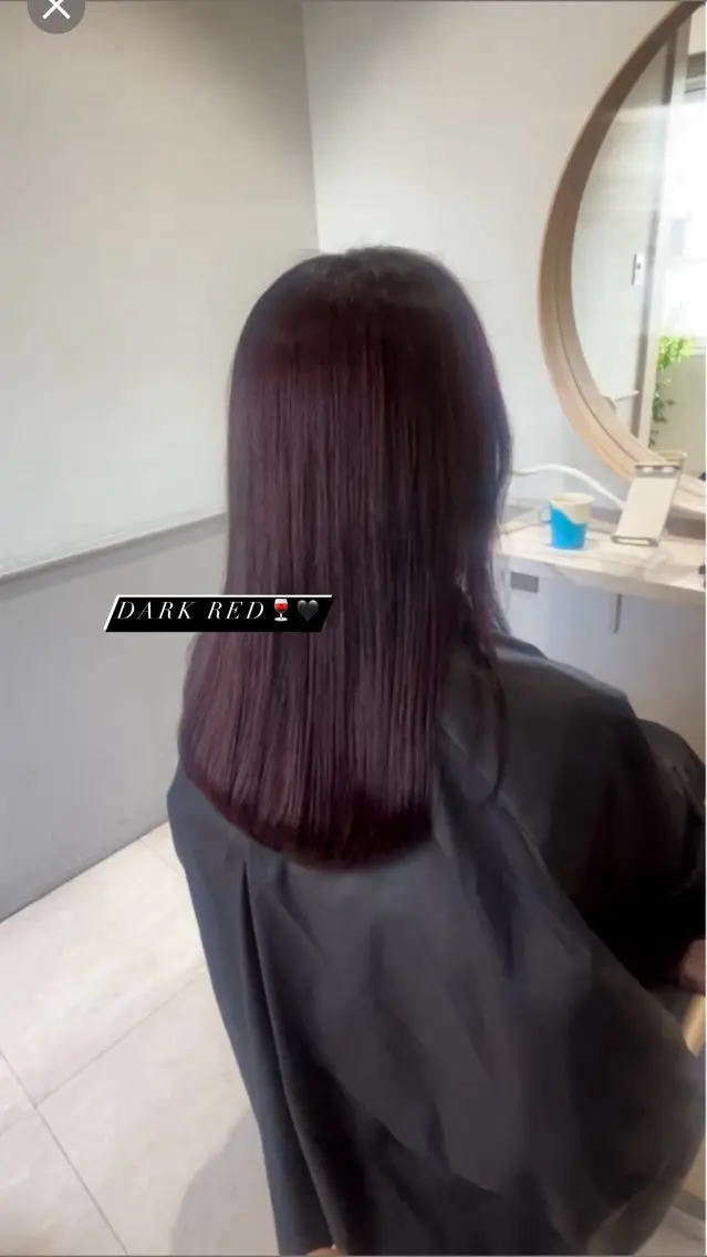 カラー レッドカラー ニトウ レイナのヘアスタイル