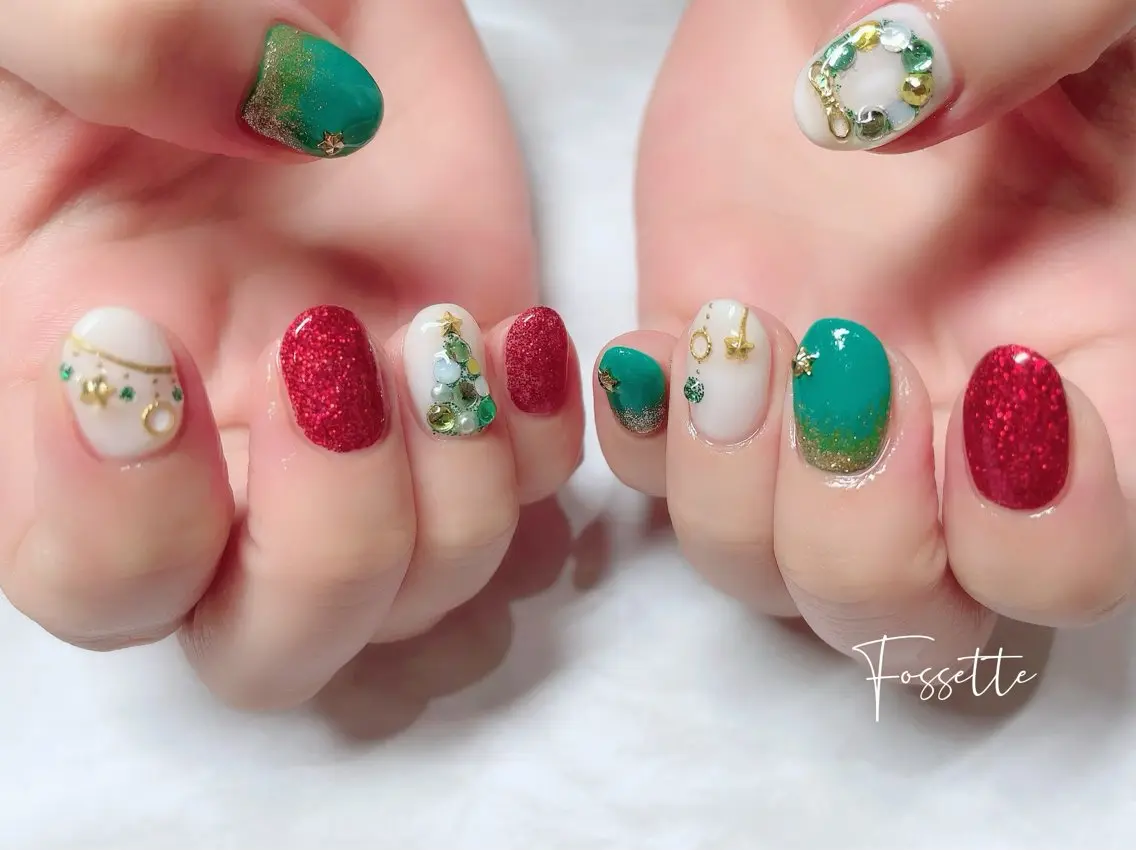 ネイル キラキラネイル ラメ(グリッター) 冬ネイル クリスマス ハンドネイル nailsalon Fossetteのネイルデザイン