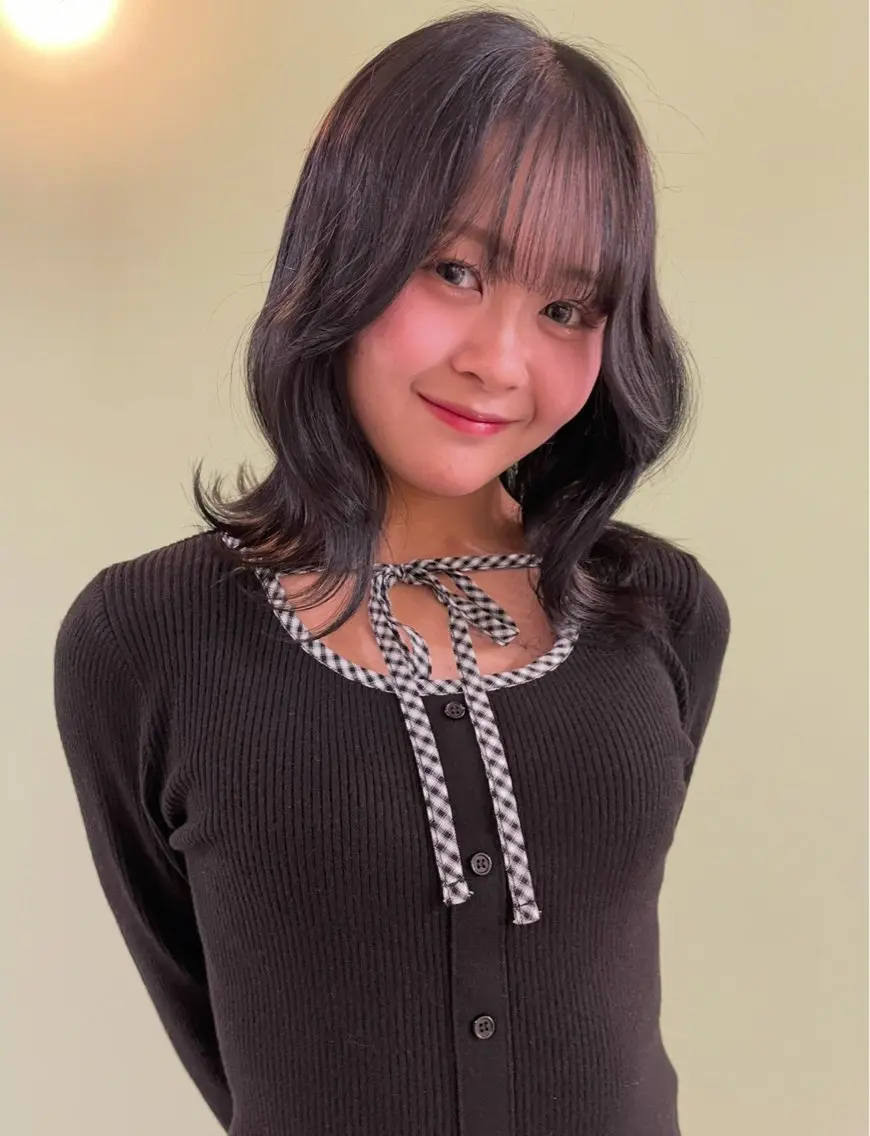 ミディアム 中井 菜々香のヘアスタイル