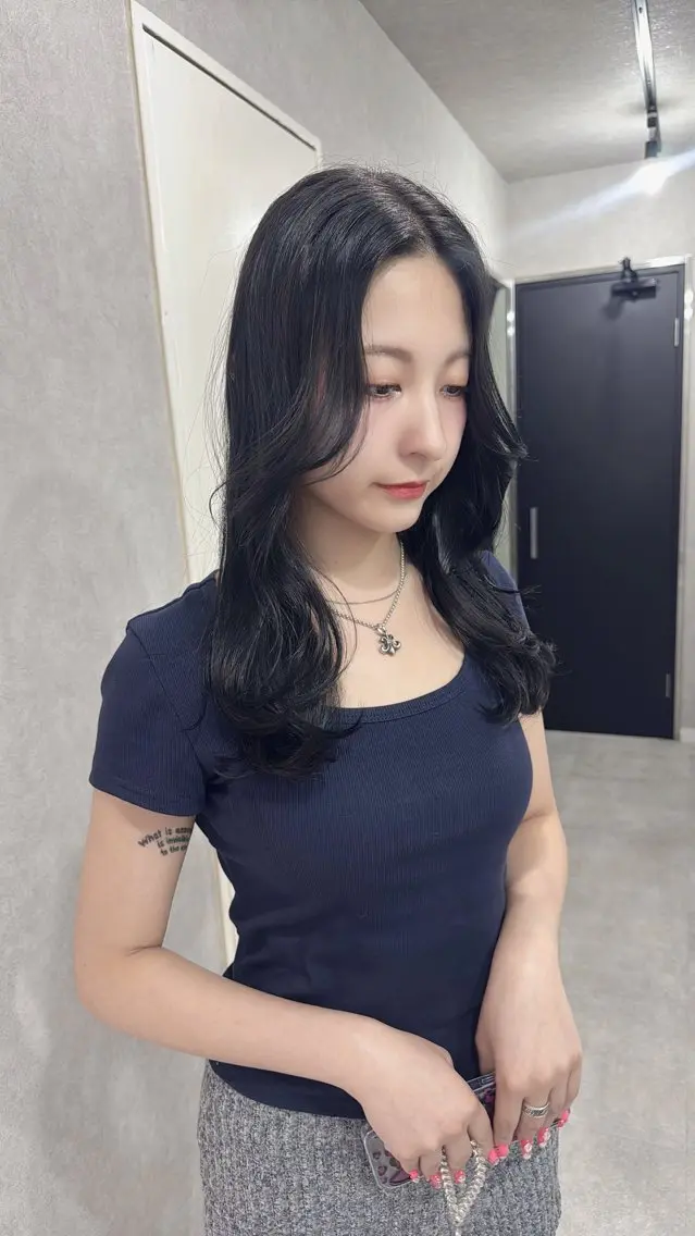 ロング カラー アッシュ アッシュブラウン ベージュカラー 黒髪 ブリーチ カット ヘアカラー トリートメント 赤み無し柔らかカラー 【梅田】madokaのヘアスタイル