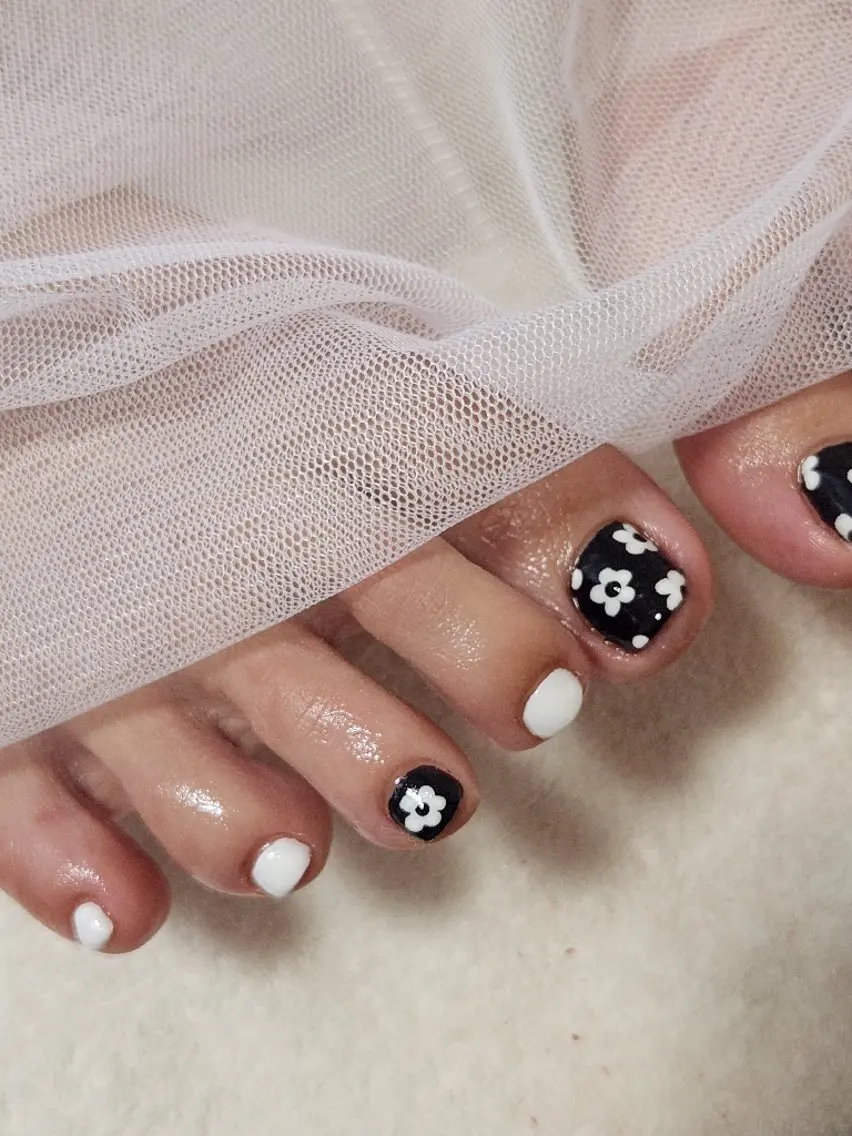 ネイル アートネイル フラワーネイル フットネイル ジェルネイル ガーリー Nailroom3  古屋のネイルデザイン