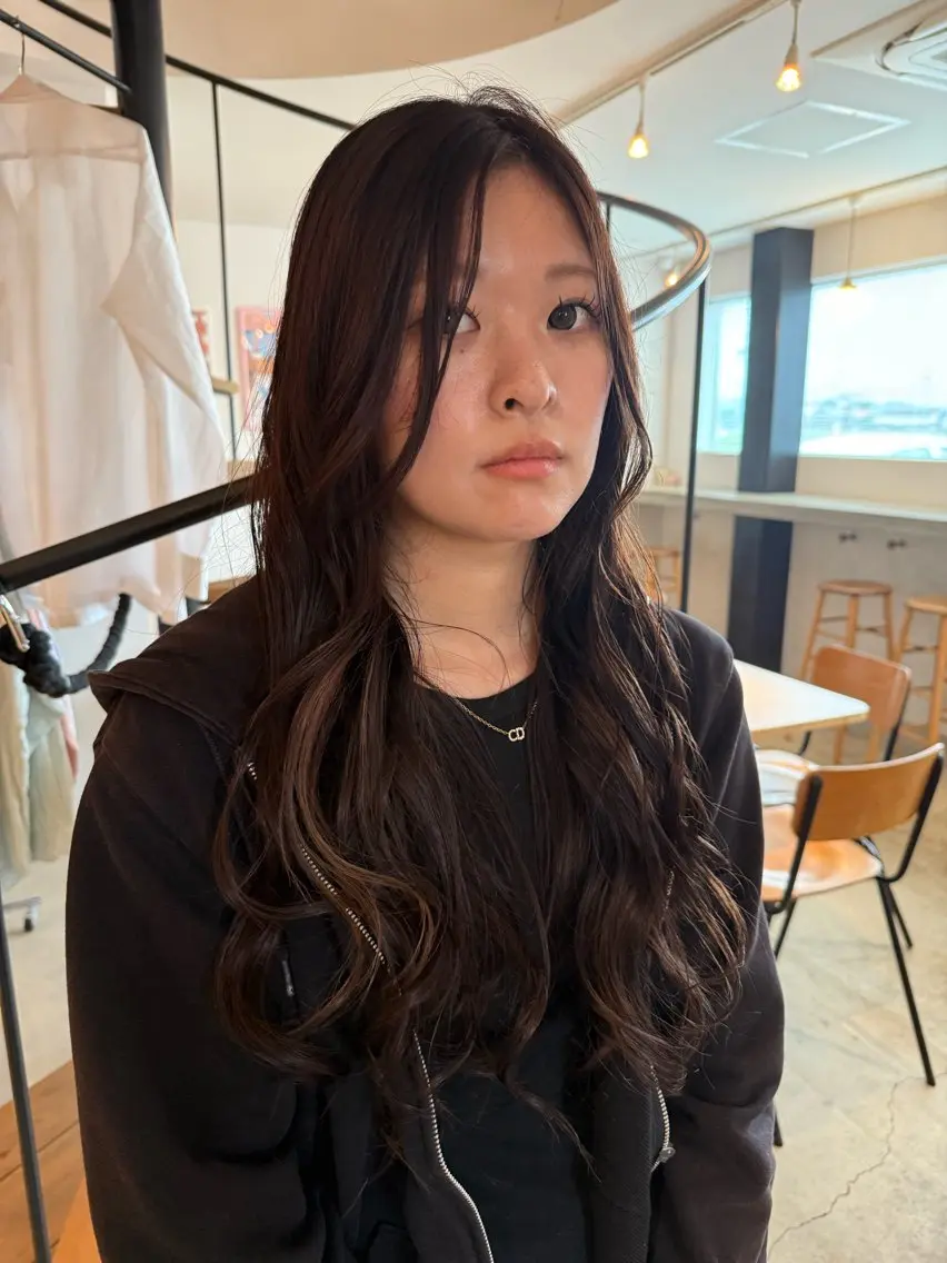 ロング 山口 ゆいのヘアスタイル