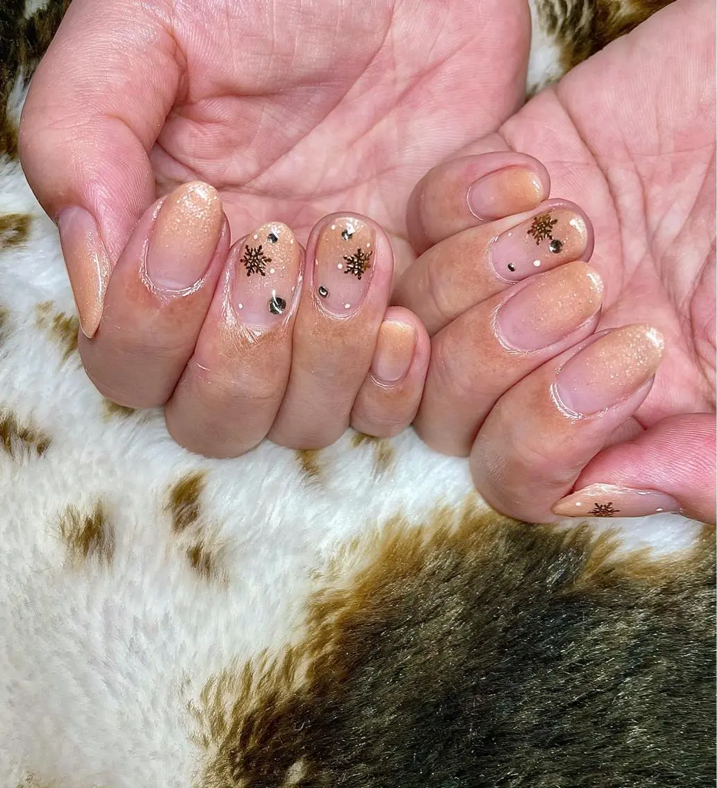ショート カラー パーマ ヘアアレンジ メンズ キッズ ネイル マツエク・マツパ ベージュカラー el. by Aoのネイルデザイン