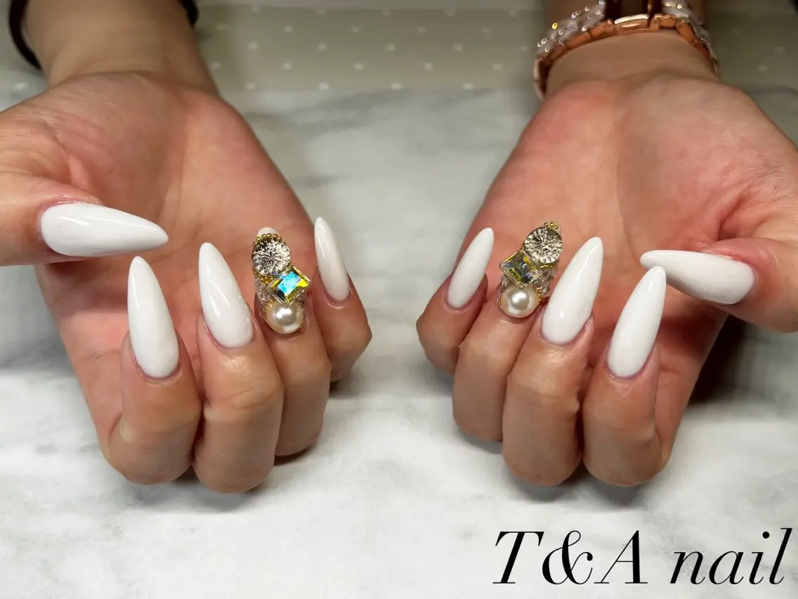 ネイル 長さ出し ジェルネイル ワンカラーネイル スカルプネイル ホワイト T&A nailのネイルデザイン