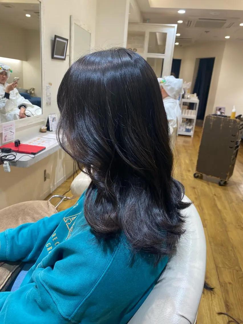 ミディアム 顔周りカット レイヤーカット 似合わせカット /ニュアンスパーマのヘアスタイル
