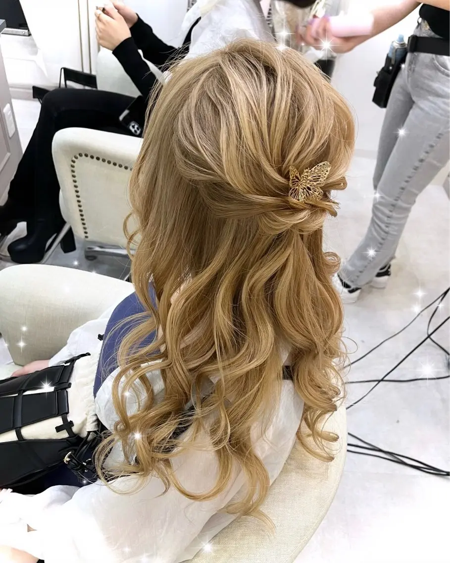 ロング ヘアアレンジ ハーフアップ ヘアセット lien ヒジリのヘアスタイル